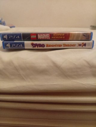 Pacchetto di due giochi per PS4