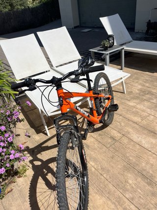 Bicicleta juvenil naranja B-PRO