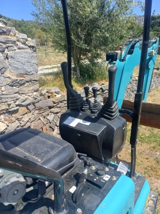 Mini Retroexcavadora Azul