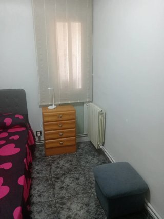Alquilo habitación en Montcada i Reixac. 400 euros