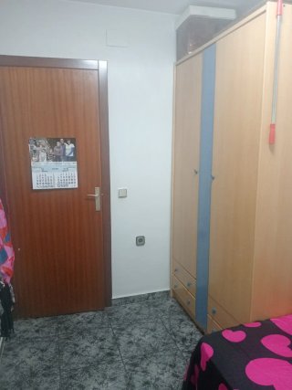Alquilo habitación en Montcada i Reixac. 400 euros
