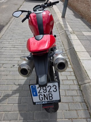 Ducati Monster 696 Roja 2009
