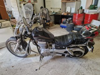Suzuki LS 650 Cruiser Negra