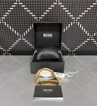 Reloj Boss Caballero Dorado