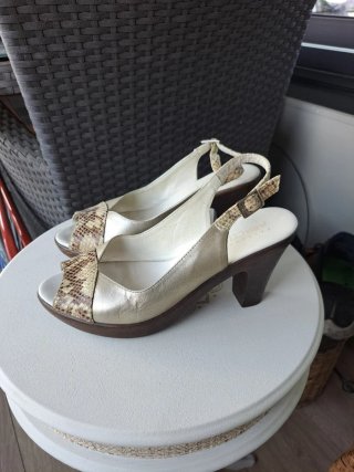 Zapatos talla 38 piel .MÁS EN MI PERFIL