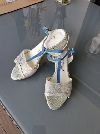 Zapatos talla 38 piel .MÁS EN MI PERFIL