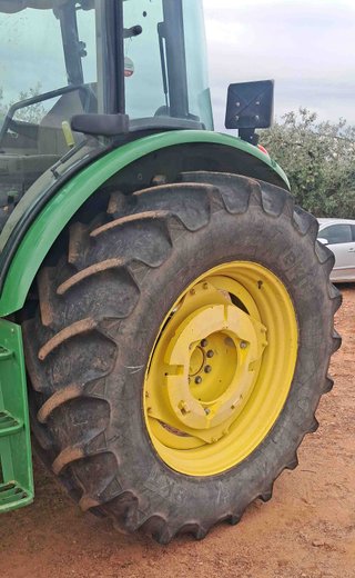 John Deere Evolution 6130 D.