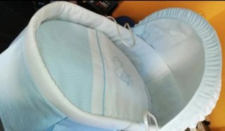 Moisés mimbre con vestiduras