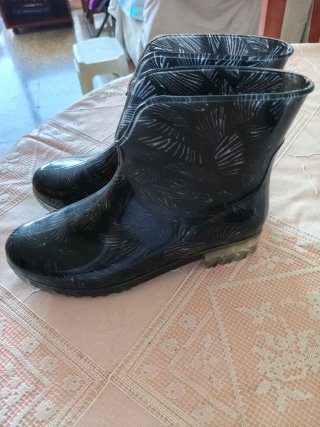 Botas de agua azul marino  y blanco
