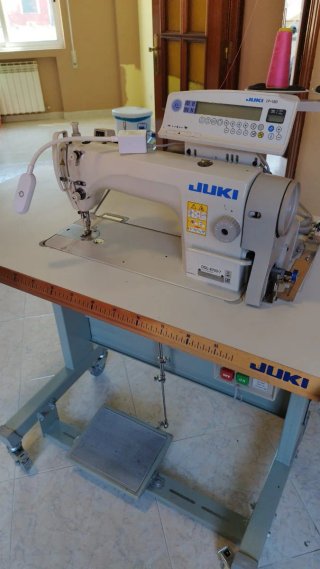 Máquina de coser industrial JUKI