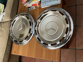 Pareja tapacubos Mercedes clásicos. Nuevos.