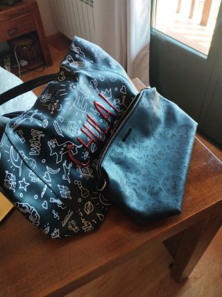 Bolso shopper Desigual negro y rojo