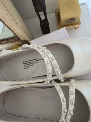 Zapatos fiesta niña perlas talla 33 un solo uso