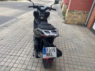 Keeway Maxi Scooter Negra Automática