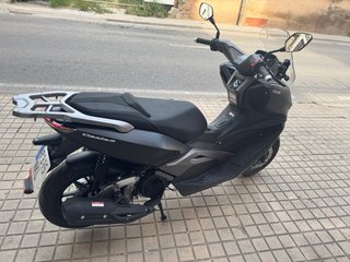 Keeway Maxi Scooter Negra Automática