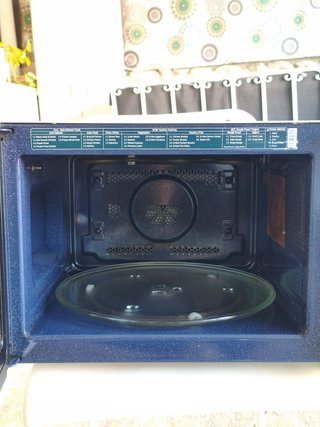 Microondas con función horno y grill