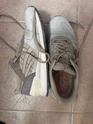 Zapatillas Asics Talla 42 Beige/Gris