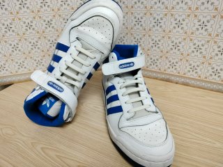 Deportivas Botas Adidas Blancas y Azules