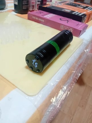 Materiales para tatuar: maquina tipo Pen, etc....