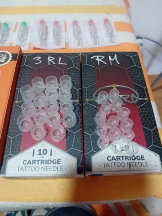 Materiales para tatuar: maquina tipo Pen, etc....