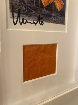 Opera Christo, cartolina firmata e tessuto