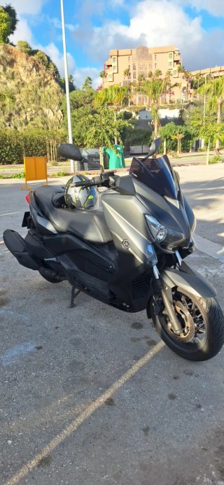 Yamaha XMAX 400 Maxi Scooter