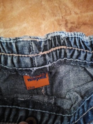 Cazadora vaquera Zara 12-18 meses, regalo pantalón
