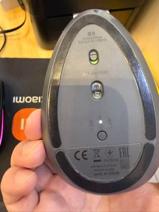 Logitech MX Vertical Ratón Ergonómico Inalámbrico