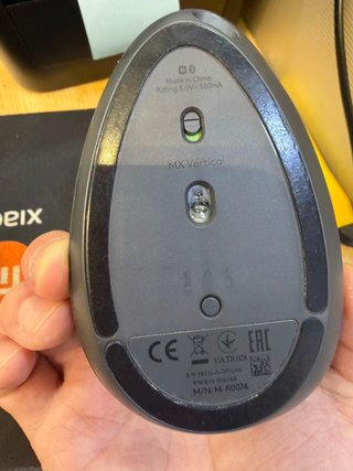 Logitech MX Vertical Ratón Ergonómico Inalámbrico