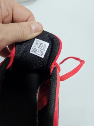 Zapatillas ASICS rojas y blancas