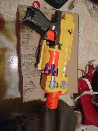 Pistola Nerf N-Strike Elite 15 euros cada una