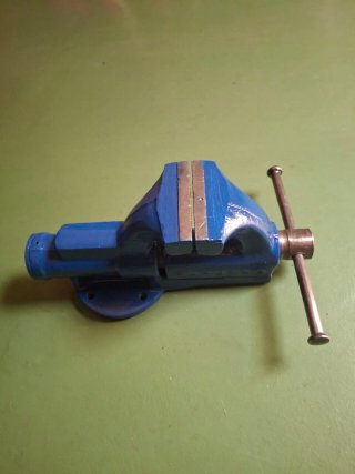 Tornillo de banco IRIMO 100