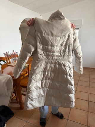 Abrigo largo beige Mango