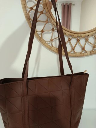 Bolso marrón acolchado