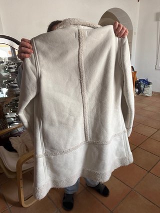 Chaqueta beige con forro sherpa