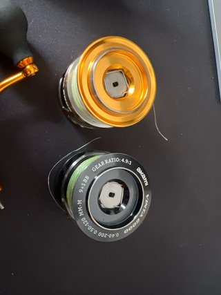 Carrete Akami Vinta 6000