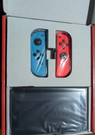 Nintendo Switch Azul y Naranja sin usar