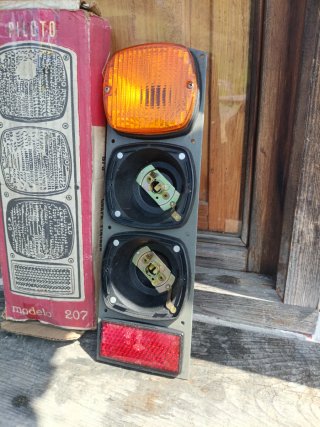 Piloto trasero camión Pegaso, Ebro, Avia