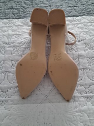 Zapatos de tacón beige talla 39