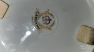 Parece un base de lampara de Capeans porcelana