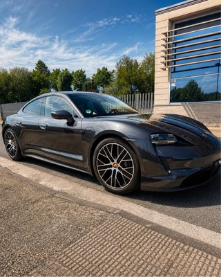 Porsche Taycan Performance Plus 93 kWh
