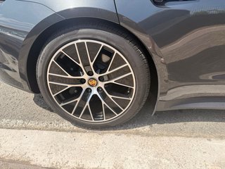 Porsche Taycan Performance Plus 93 kWh