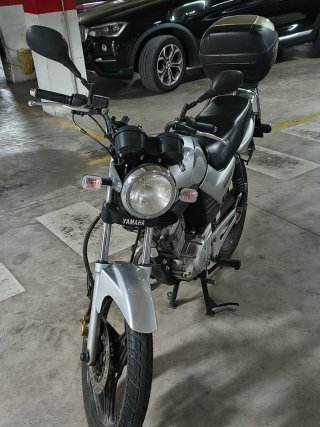 Yamaha Naked Plata/Negra Manual