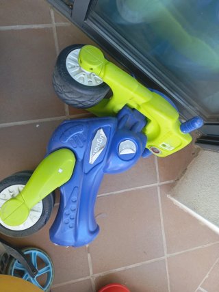 Moto para bebé azul y verde