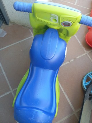 Moto para bebé azul y verde
