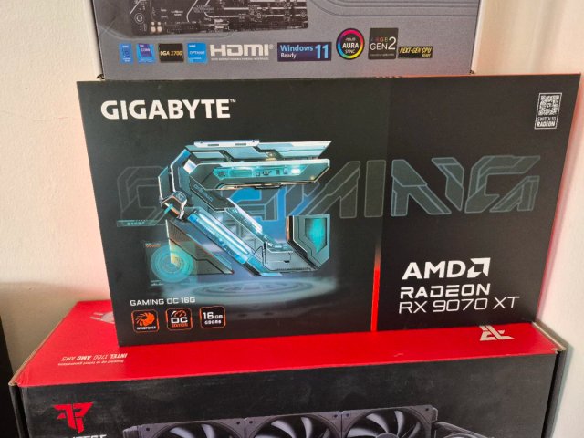 PC Gaming 9070xt 16gb 16gb 3600mhz ram i5 12600kf