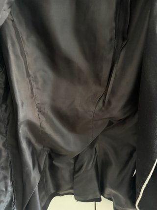 Chaqueta Zara Negra con Ribete Blanco