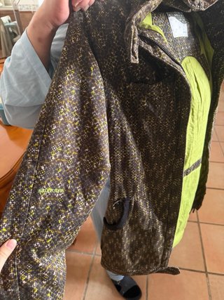 Abrigo estampado marrón y verde