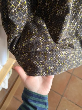 Abrigo estampado marrón y verde