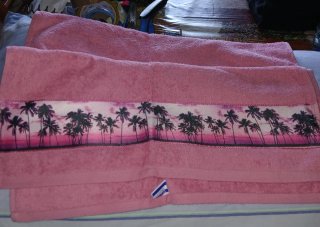 Coppia Asciugamano con ospite rosa con balza palme